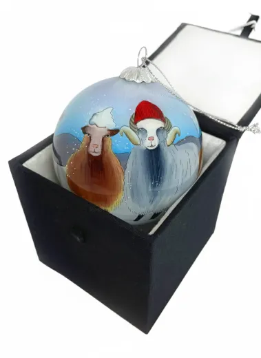 Mundgeblasene Weihnachtsbaumkugel aus Glas - Seyður - Färöer Schafe