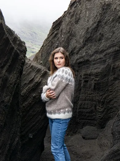 Schmaler XS Damen Islandpullover - handgestrickter Lopapeysa