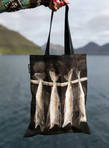Tragetasche „Ræstur fiskur“ – Baumwolltasche mit faröischem Motiv