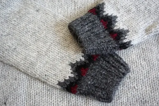 Herren Islandpullover - handgestrickter Lopapeysa - hellgrau kombi