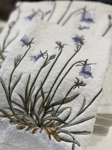 Gästehandtuch - Flora Islands - Glockenblume - Größe 40 x 70 cm