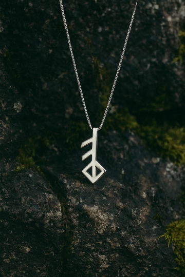 Alrún - Silberkette mit Anhänger - Liebe