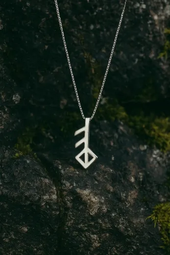 Alrún - Silberkette mit Anhänger - Liebe