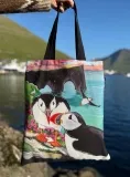 Tragetasche Papageientaucher bei Dýrholaey – Baumwolltasche mit Island-Motiv