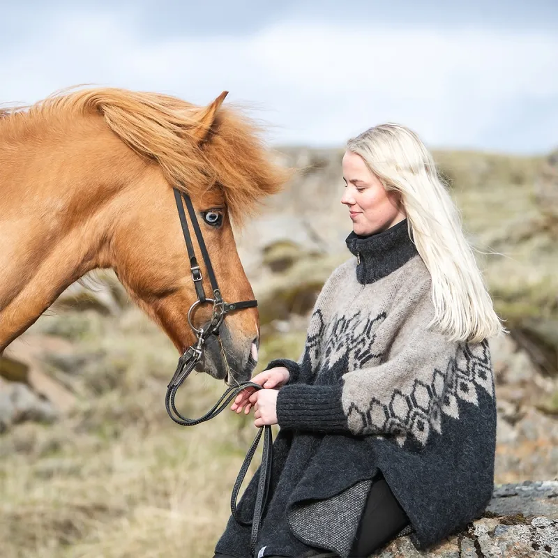 Damen Woll-Poncho-Jacke Ísar - Wintermantel - Reitrock - Beige / Schwarz