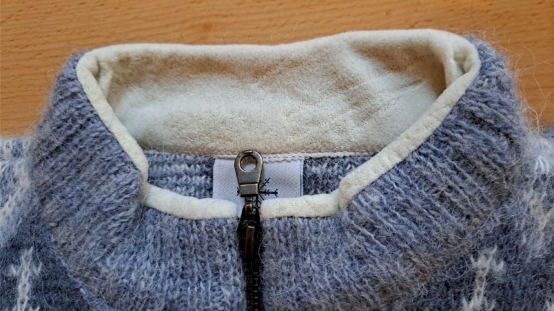 B-Ware - Strickcardigan mit leichtem Optikfehler im Kragen - Größe M