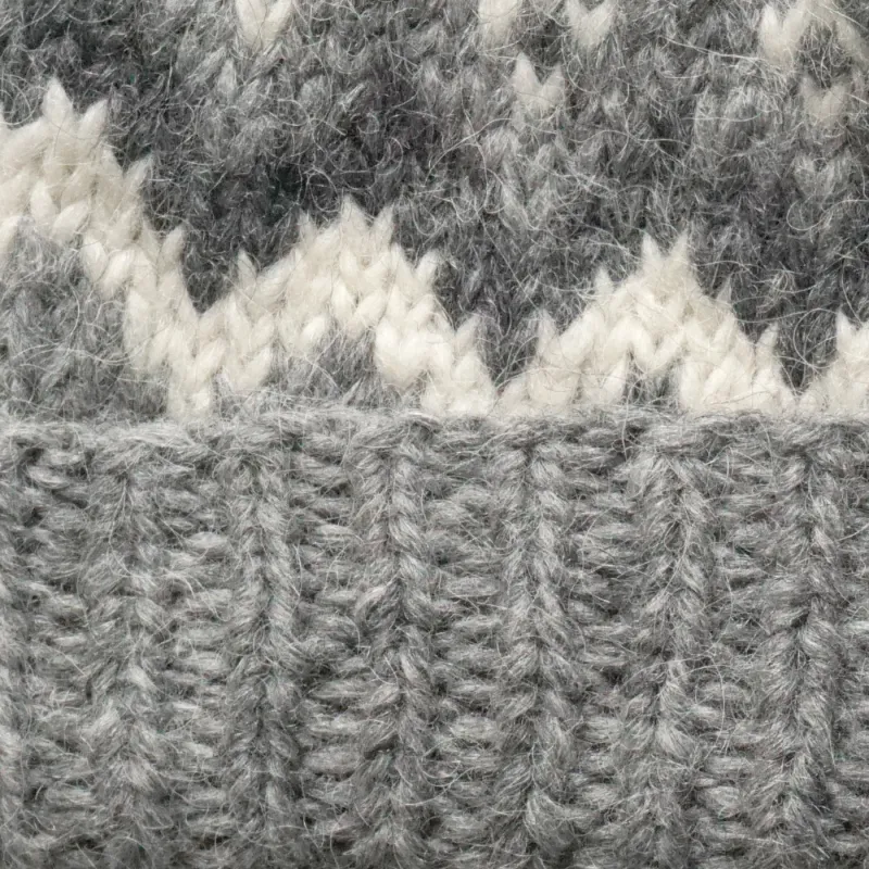 Handgestrickte Wollmütze - Islandwolle - Hellgrau/Weiß